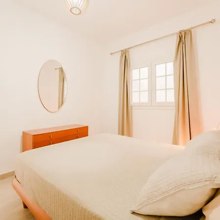 Old Town Reina Sofia 3 *